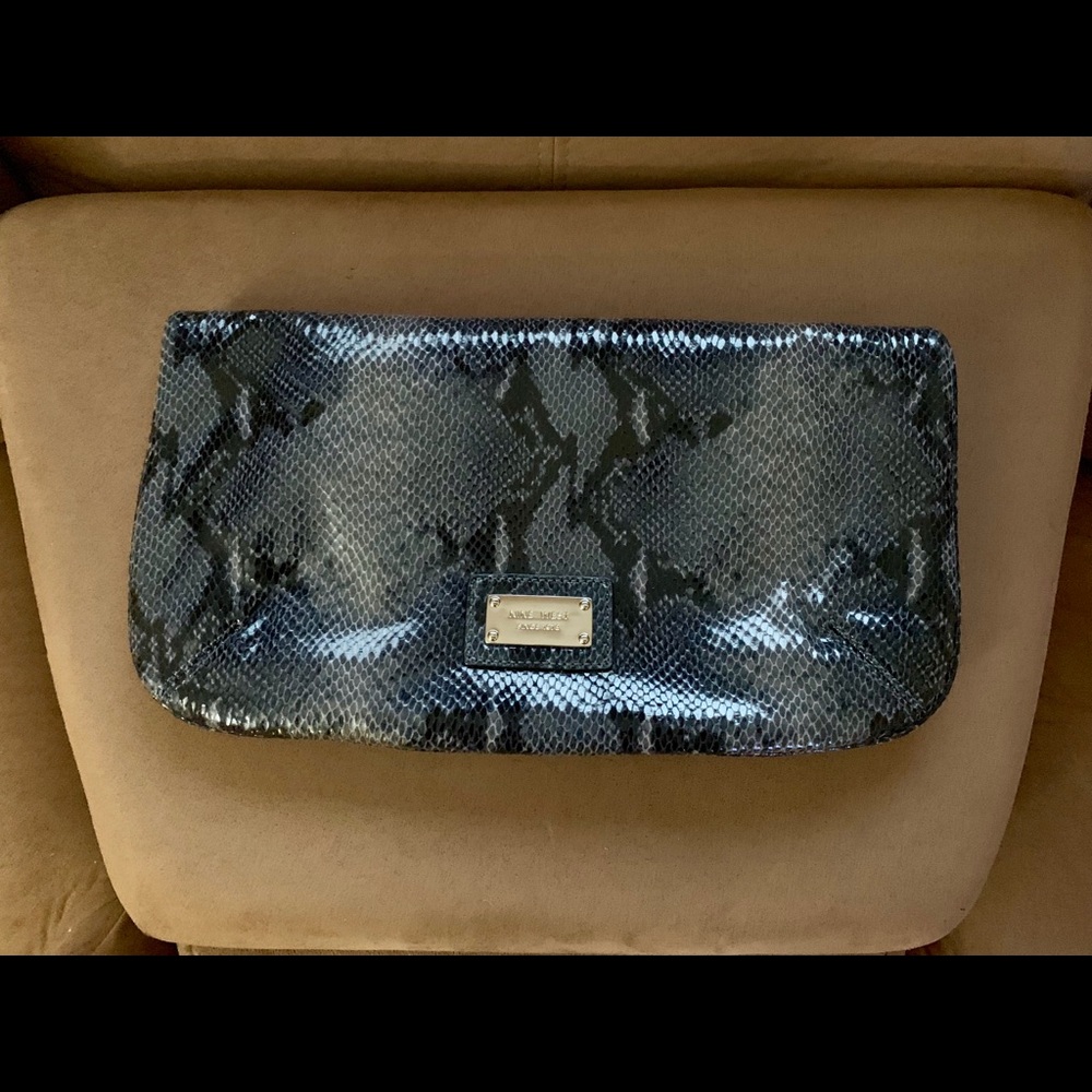 New Nine West Gray Black Clutch Handbag Purse